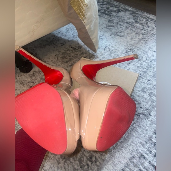 Christian Louboutin Lady Peep Nude Heel - Picture 4 of 10